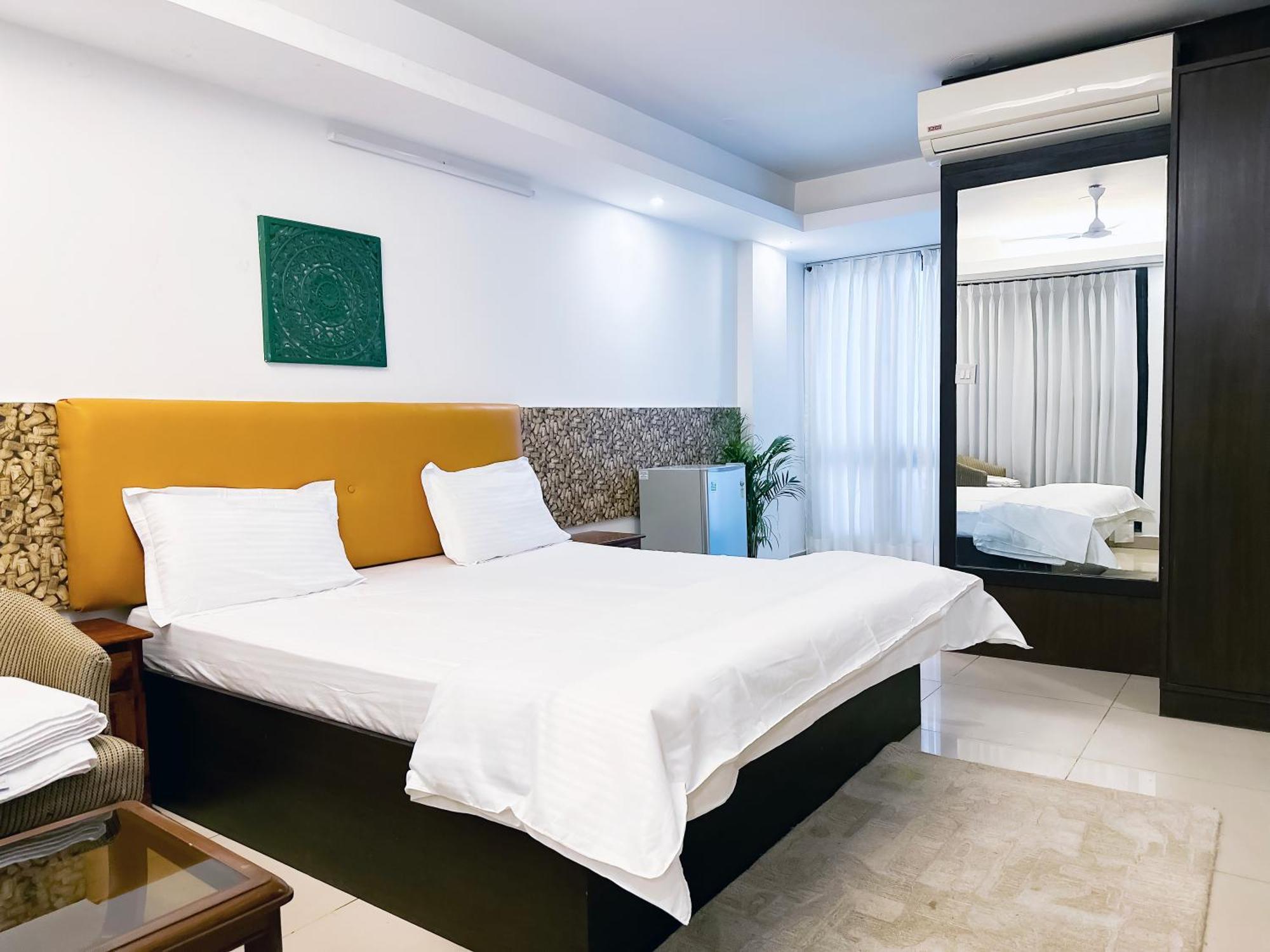 Hauz Khas Village Near Mia Bella Cafe Bed & Breakfast *