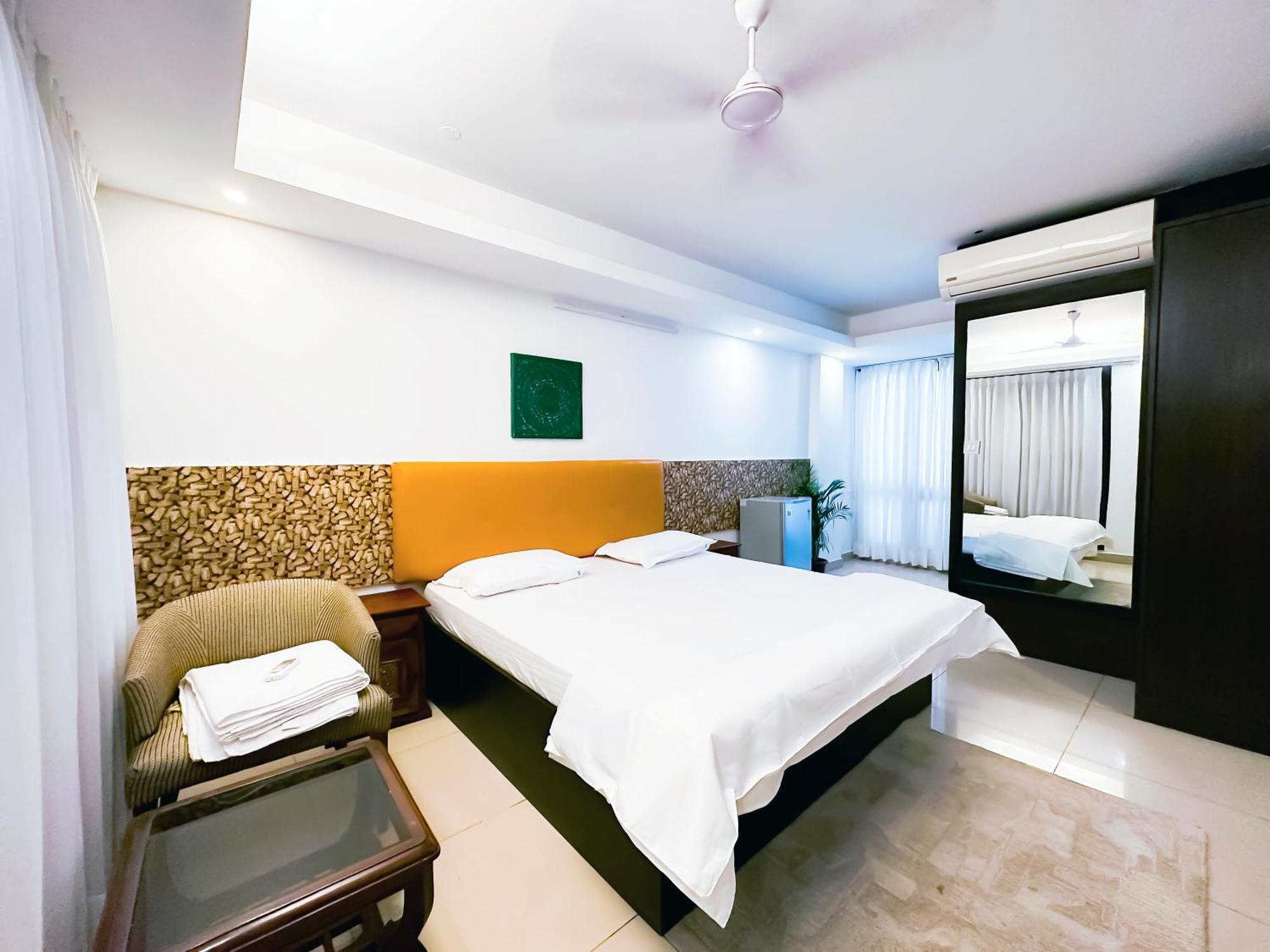 Hauz Khas Village Near Mia Bella Cafe Bed & Breakfast New Delhi