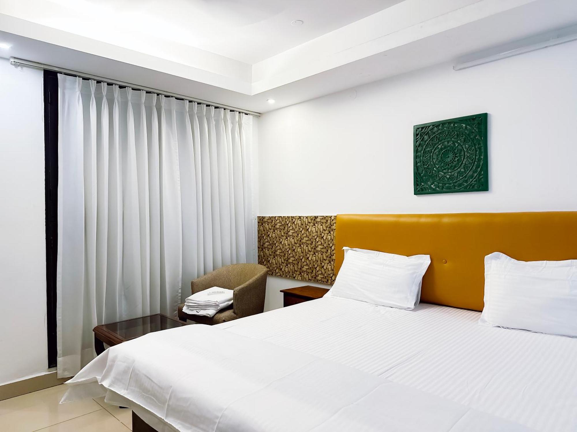 Bed & Breakfast Hauz Khas Village Near Mia Bella Cafe *